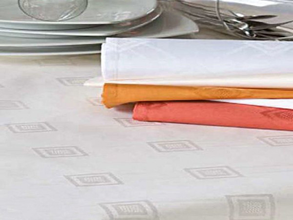 Damast-Tischdecke Milara, sekt, mit elegantem Muster, 140x340