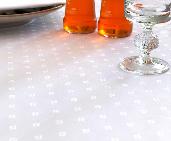 Damast-Tischdecke Leila, weiß, mit dezentem, modernen Muster, 160x300
